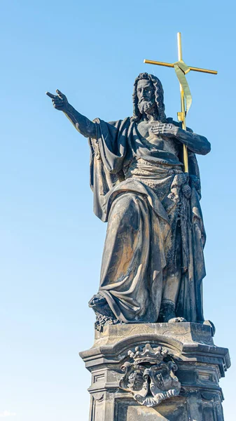 Ancienne Statue Saint Moine Avec Une Croix Pont Charles Prague — Photo