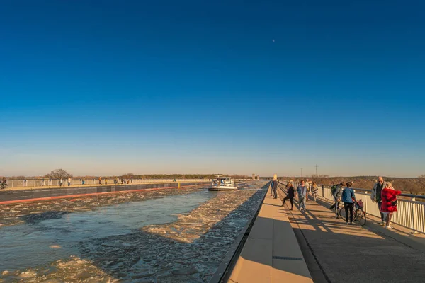 Magdeburg Yakınlarındaki Ünlü Bir Köprüsü Gemi Seyrüsefer Kanalı Üzerinde Panoramik — Stok fotoğraf