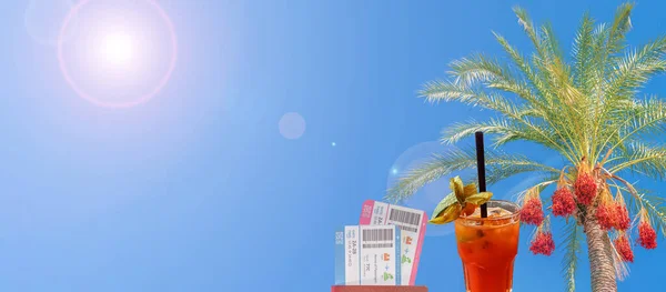 Banner Konzept Mit Bunter Dattelpalme Mit Früchten Tropischem Cocktail Und — Stockfoto