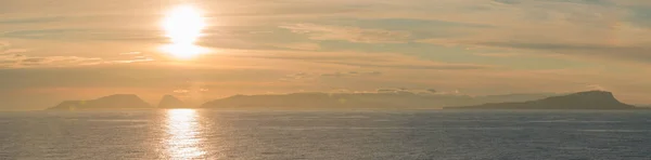 Панорамный Вид Волшебный Красивый Закат Фарерских Островах Атлантическом Океане Лето — стоковое фото
