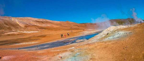 Vista Panorâmica Sobre Colorida Zona Geotérmica Ativa Hverir Perto Lago — Fotografia de Stock