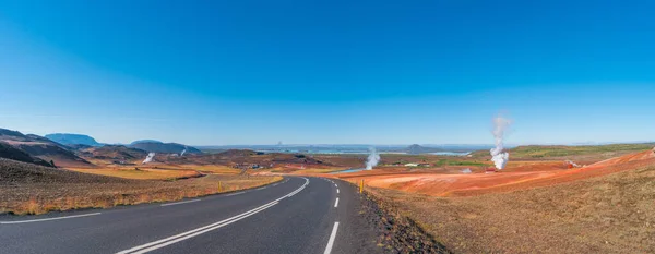 Asphaltierte Ringstraße Durch Die Vulkanisch Aktive Zone Hverir Der Nähe — Stockfoto