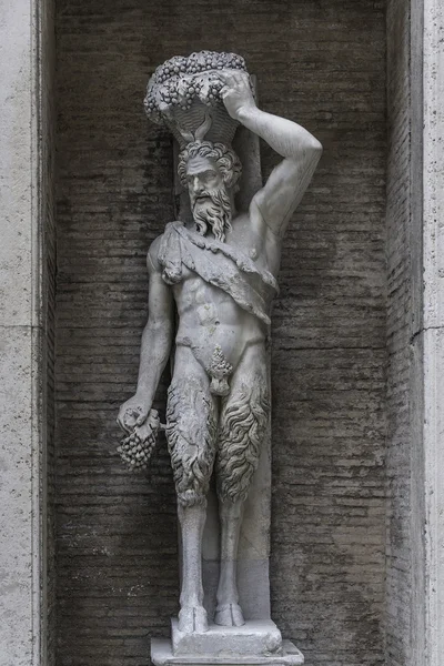 Standbeeld van een demon at Capitolijnse, rome, Italië — Stockfoto