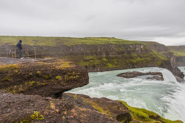 Cachoeira maravilhosa Gullfoss na Islândia, hora de verão — Fotografia de Stock