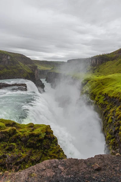 Nádherný vodopád Gullfoss v Islandu, letní čas — Stock fotografie