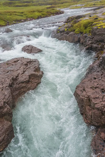 Nádherný vodopád Islandu, letní čas — Stock fotografie