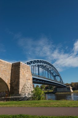 Magdeburg, Almanya Elbe üzerinde yeni köprü