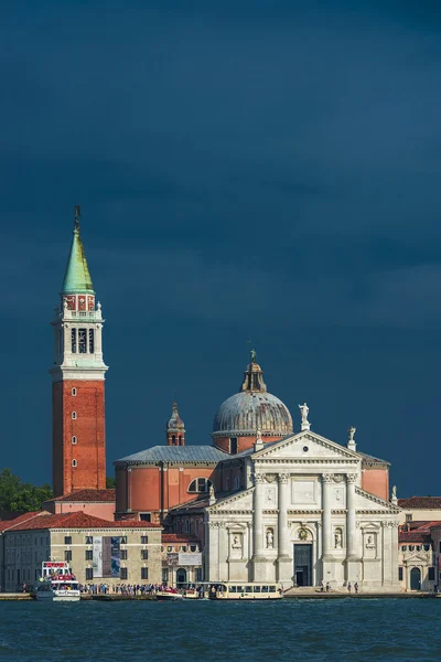 Bela Igreja de San Giorgio Maggiore e sua Bell Tower, Ven — Fotografia de Stock