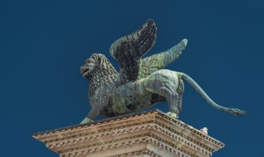 Venedik Doge Sarayı, Venedik, Ital kanatlı aslan heykeli