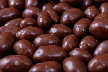 Çikolata kaplı fıstıkları kapat..