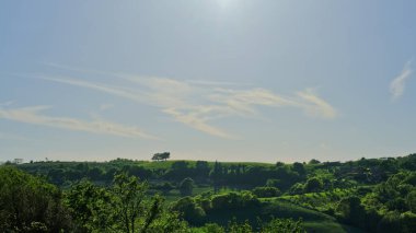 İtalya 'nın Rapolano Terim, Siena, Tuscany kentindeki Girit Senesi bölgesinin manzarası.