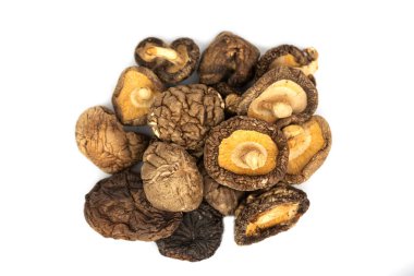 Tüm Shiitake mantarını kurutun (Lentinula edodes)