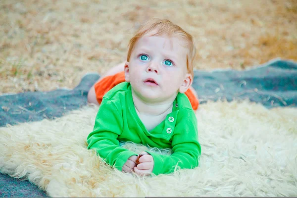 Portrait of startled baby — Stock Photo, Image