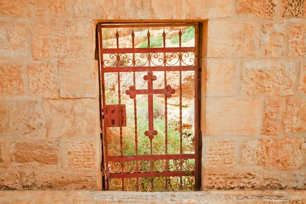 修道院里的老门 — 图库照片