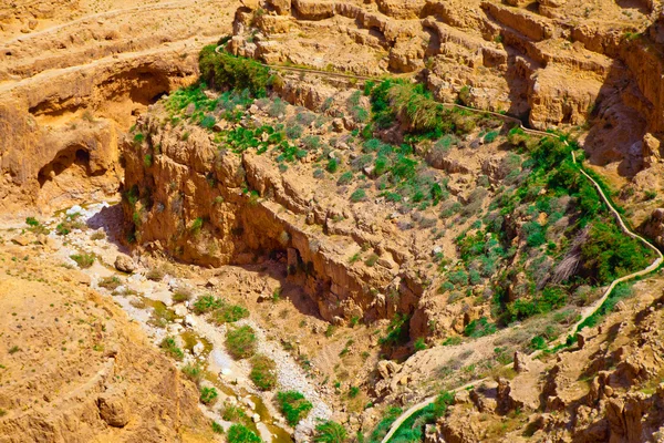 Valle del desierto con acueducto —  Fotos de Stock