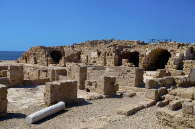 Caesaria'da antik yapıların kalıntıları