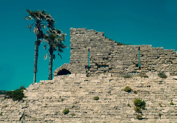 Muro antigo remanescente em Cesareia, Israel — Fotografia de Stock