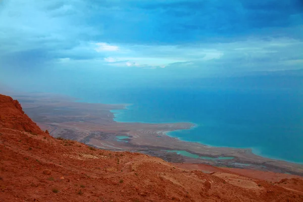 Береговая линия Мертвого моря на рассвете — стоковое фото