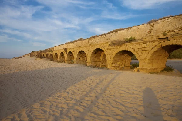 Pietre dorate dell'acquedotto romano — Foto Stock