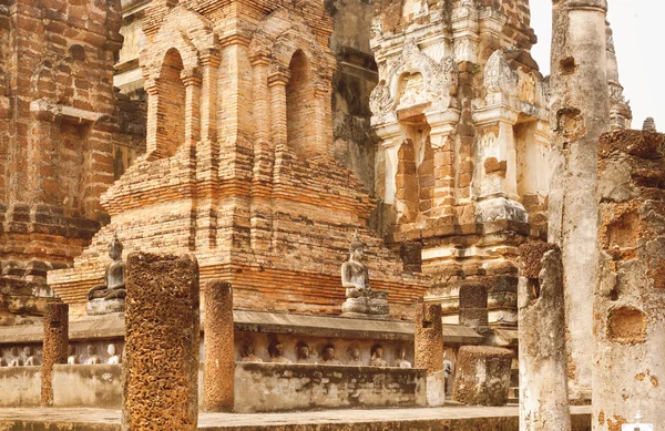 Sukhothai Tarih Parkı Budist dönüm noktası. UNESCO Dünya Miras Listesi. — Stok fotoğraf