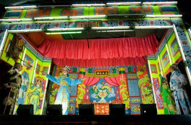 Küçük sanat festiva sahnede Çinli opera oyuncularının performansı