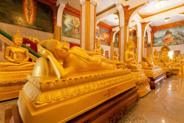 Uyuyan Buda heykeli ve ünlü Wat Chalong diğer iç salon