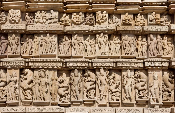 Sculptured background of Khajuraho with Hindu gods and goddess. UNESCO Heritage site — Stock Photo, Image