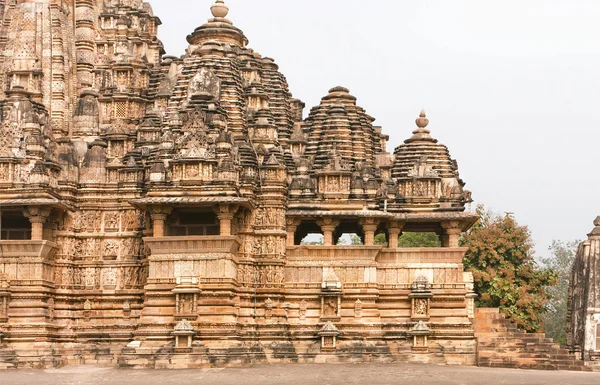 10: e århundradet hinduiska templet Kandariya Mahadeva, strukturera av komplex av Khajuraho — Stockfoto