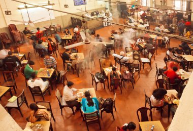 İç rahatlatıcı ile Hint university yakınındaki eski Cafe insanlar