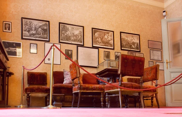 Muebles vintage en museo de fundador del psicoanálisis Sigmund Freud con oficina Imagen De Stock