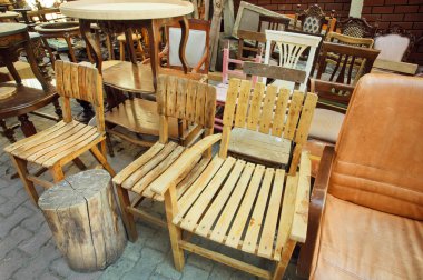 Ahşap mobilyalı Bit pazarı İstanbul'da