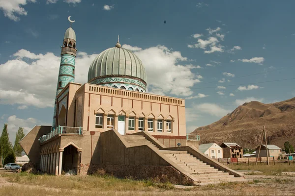 Beautiful mosque built in Naryn, Kyrgyzstan. — Stock Photo, Image