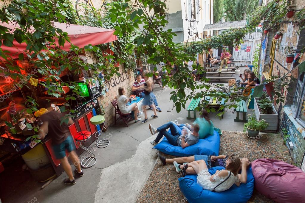 Studenten Riesenpimmel Outdoor Kuessen