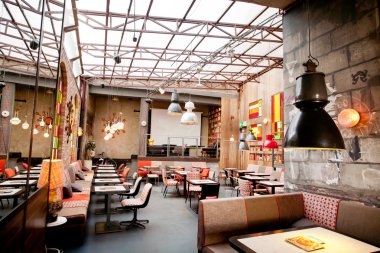 Modern bir restoran iç tasarım