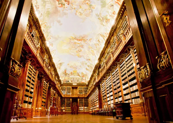 Huge Philosophical Hall of ancient library — Stock Photo, Image