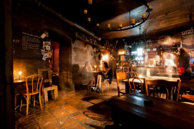 İç tasarım eski Lehçe bira bar
