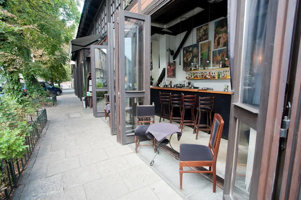 Design de interiores de bar em restaurante caro na cidade velha — Fotografia de Stock