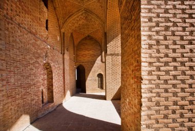 Kale duvarları Farsça mausoleum yakınındaki
