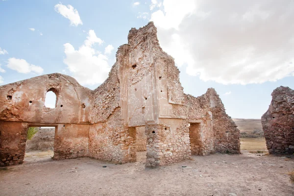 Murs de briques de bâtiments en ruine — Photo