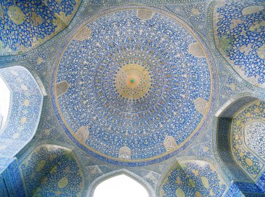 Antik İran Camii kubbe altında desenleri
