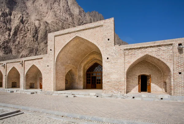 Ancien bâtiment du caravansérail au Moyen-Orient — Photo