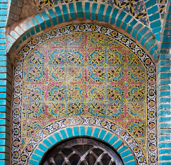 Patrón en el azulejo de la pared — Foto de Stock