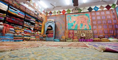 Big Indian souvenir shop with carpets and shawls