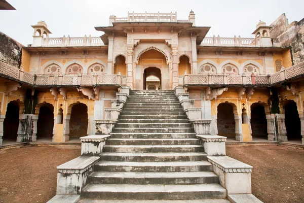 Perfetta fusione di architettura islamica e architettura del tempio indù — Foto Stock