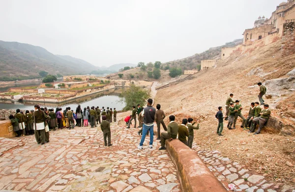 Tourists walking near the indian fort — ストック写真