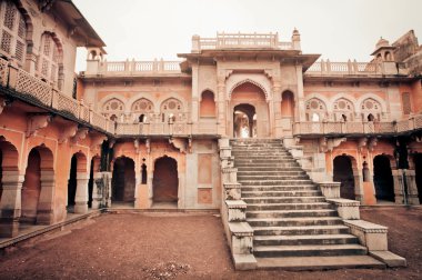 Perfect blending of Islamic architecture and Hindu temple architecture