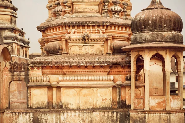 Hindu tapınakları ile eski şehir üzerinde gün batımı zamanı — Stok fotoğraf