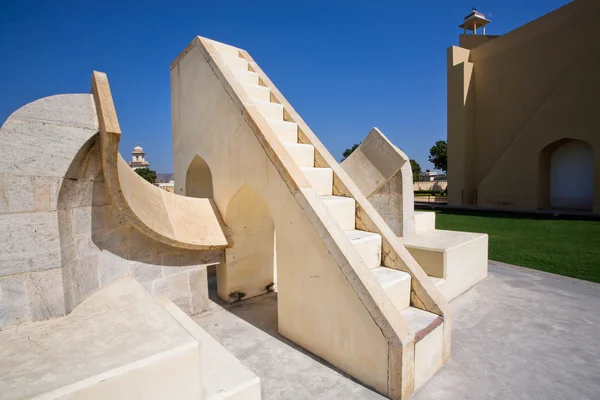 Architektura starożytnych astronomicznych instrumentów Obserwatorium Jantar Mantar — Zdjęcie stockowe