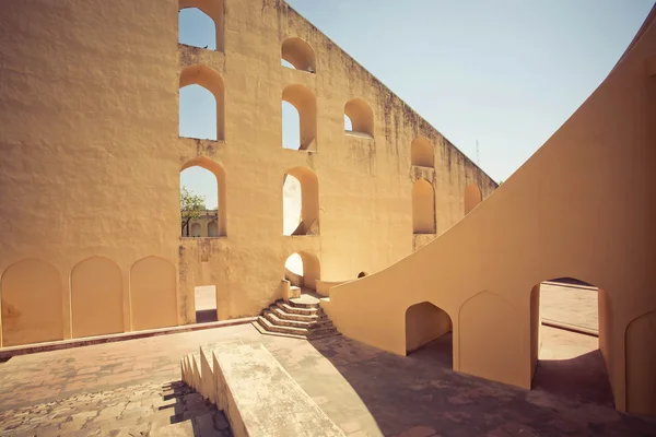 Architektura starożytnych astronomicznych instrumentów Obserwatorium Jantar Mantar — Zdjęcie stockowe