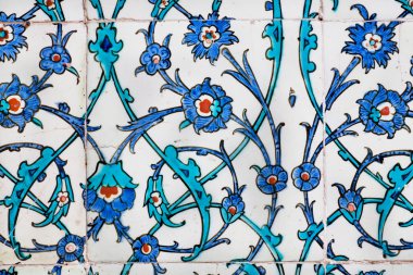 Osmanlı tarzı vintage fayans üzerinde çiçek bükülmüş kaynaklanıyor